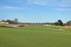 Driftwood 18th Approach